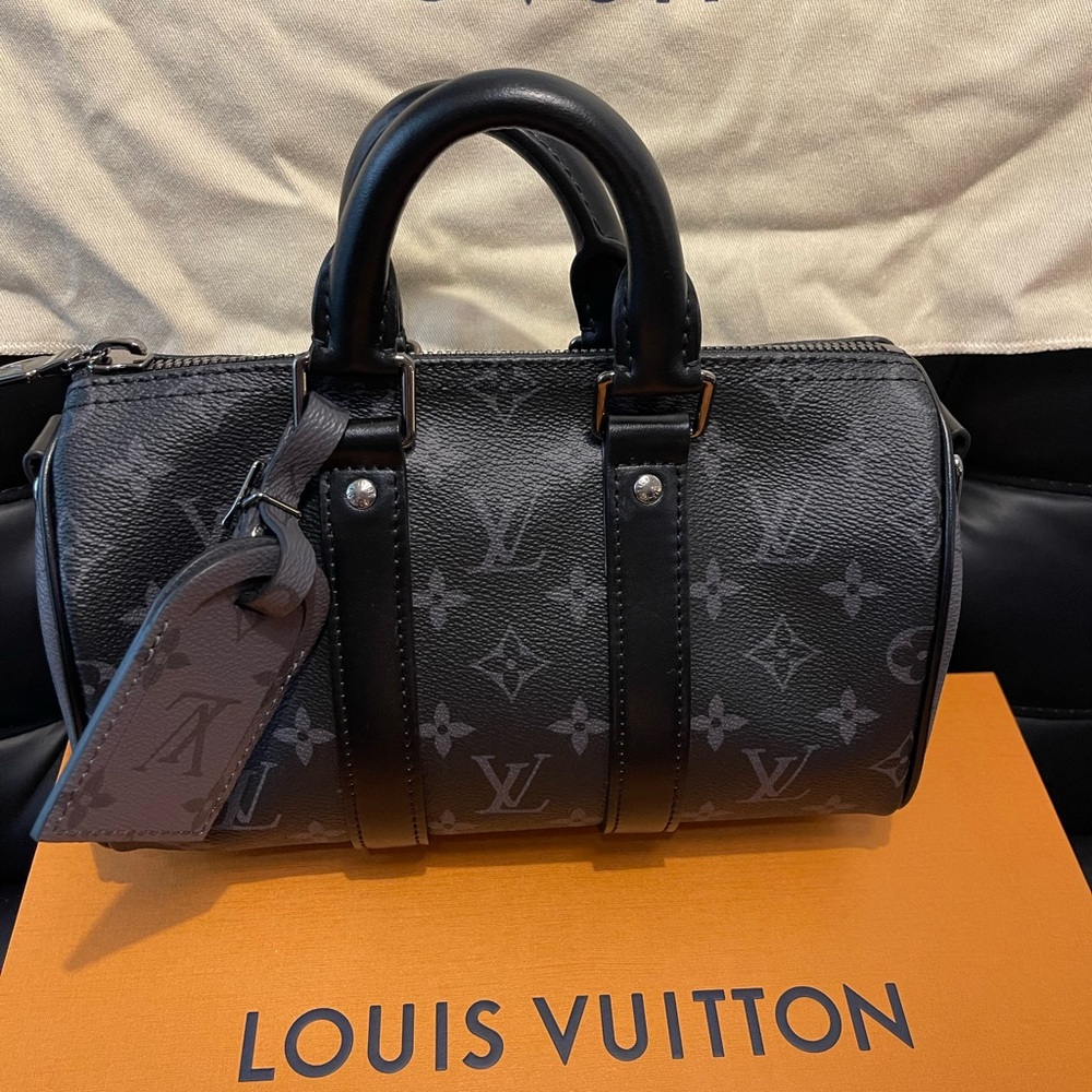 NWT - Louis Vuitton Keepall Bandoulière 25